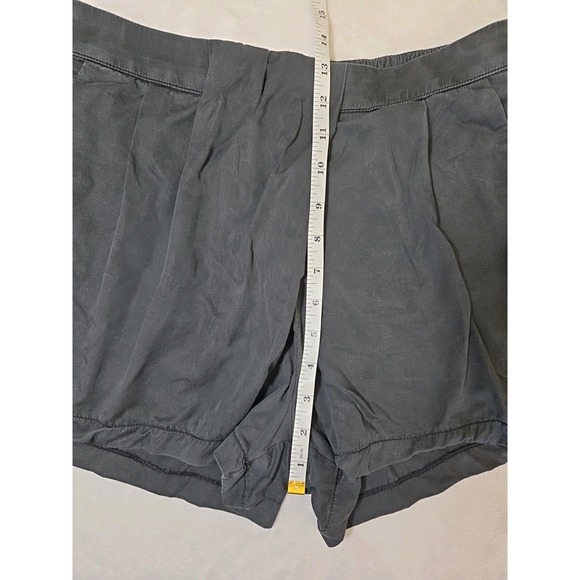 Lululemon & Go Keepsake Black‎ Tencel Pleated Shorts Size 10 - Picture 8 of 12